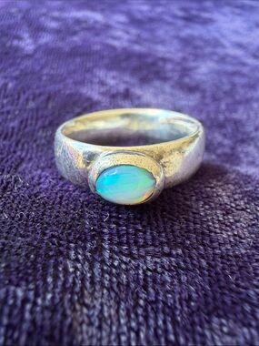 Vintage 925 sterling ring with natural opal gemstone size 5.75
